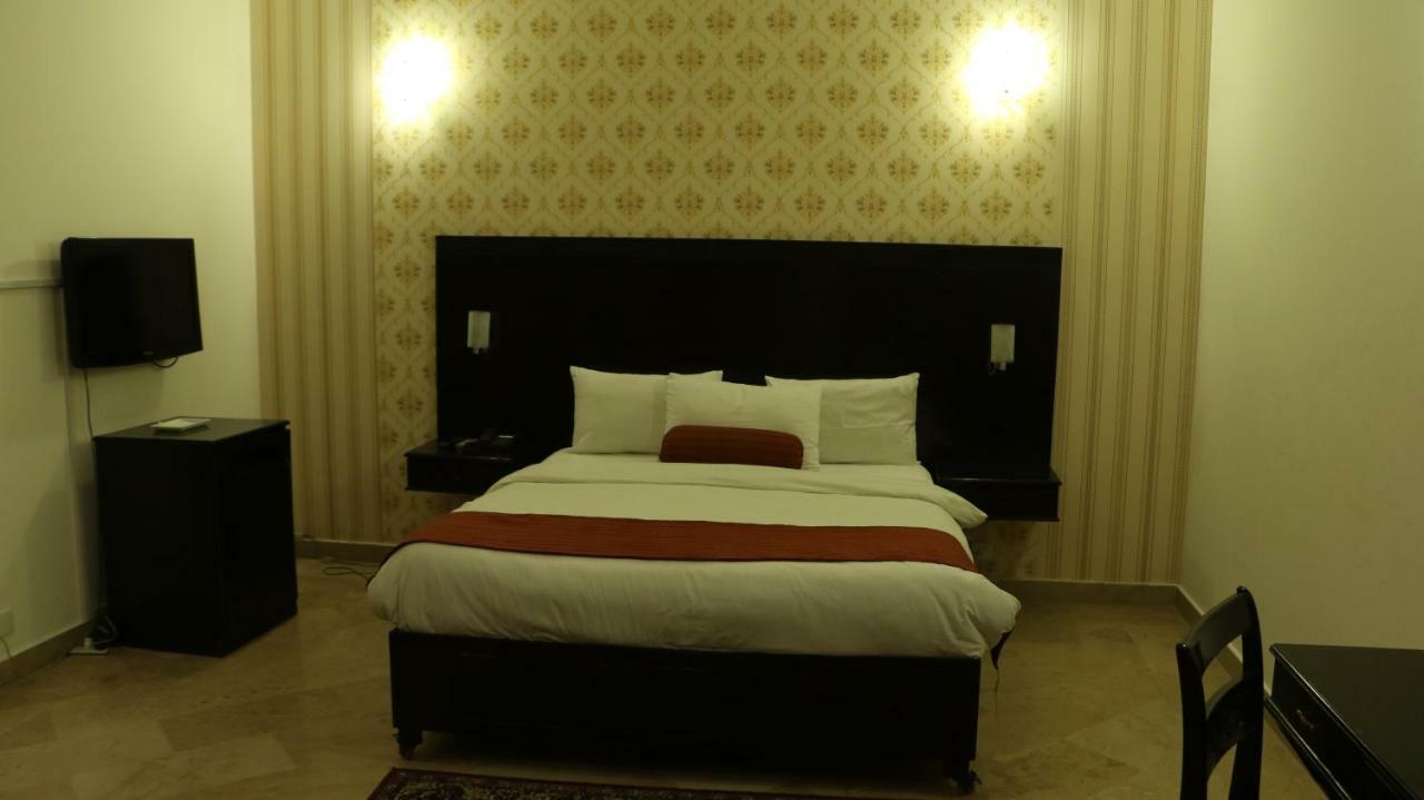 The Royal Manor Islamabad Exterior foto