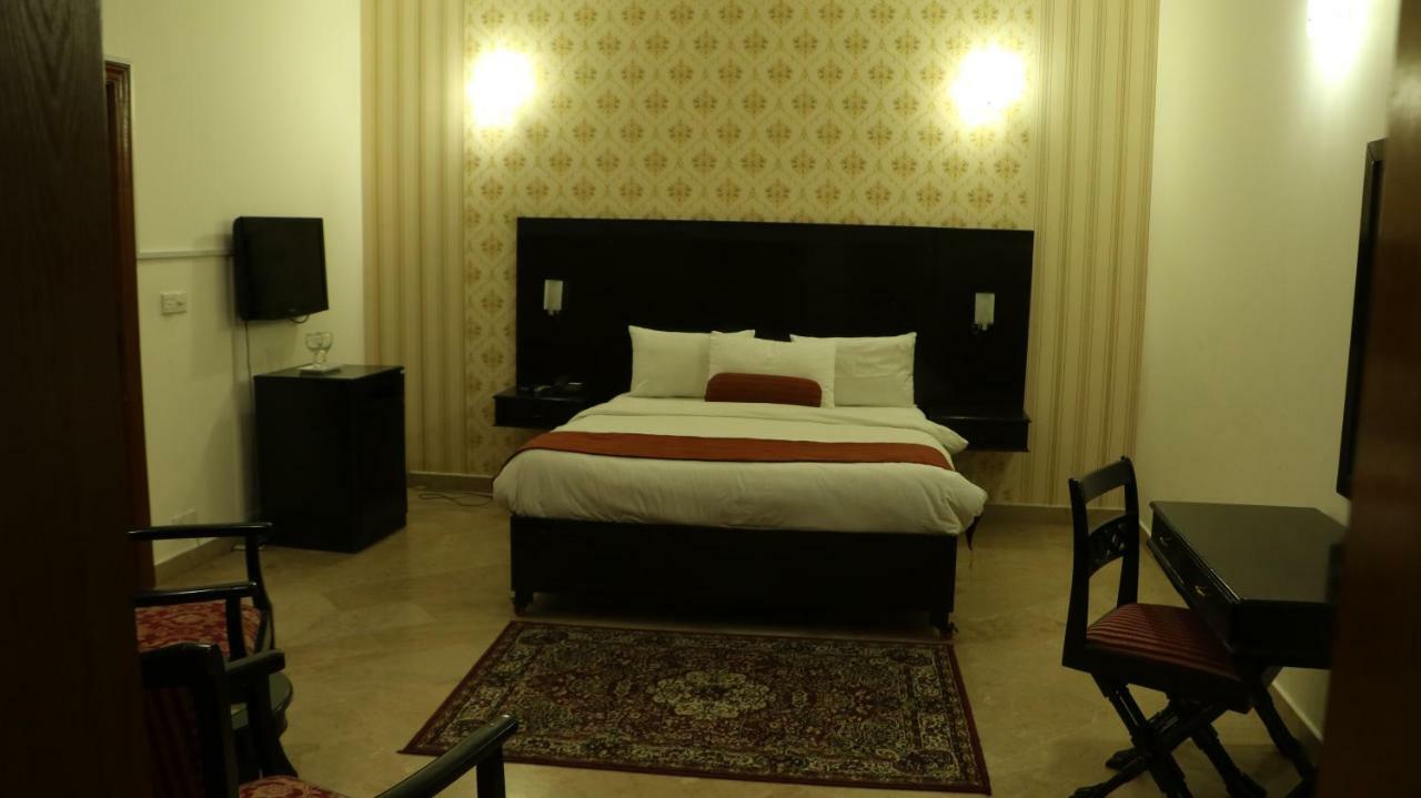 The Royal Manor Islamabad Exterior foto