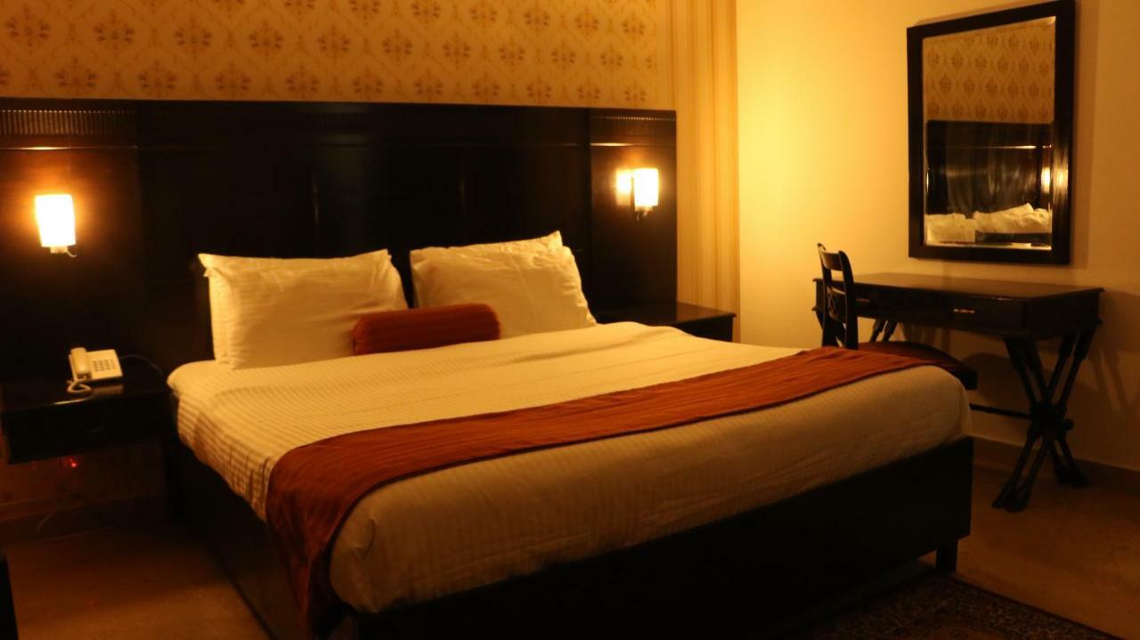 The Royal Manor Islamabad Exterior foto